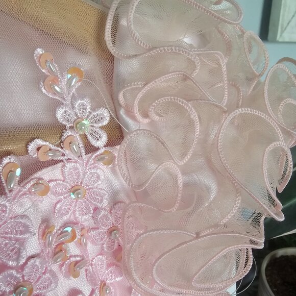 Girls Pink Formal Dress | 4T | Ruffle Tulle Skirt & Beaded Flower Details - Picture 4 of 6